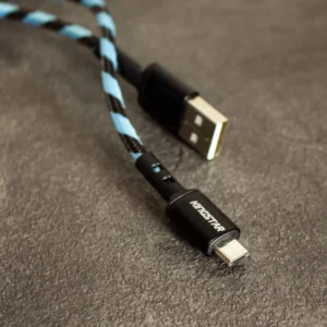 دو سر کابل میکرو USB کینگ استار K120A با سوکت فلزی روی پس‌زمینه خاکستری